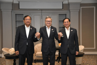 Lao, Vietnamese, and Cambodian Foreign Ministers Promote Trilateral Cooperation at ASEAN Meeting
